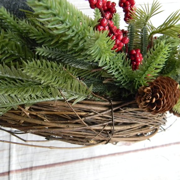 NEW  Wicker Park 24" Unlit Berry & Pinecone Wreath RED - Picture 2 of 3